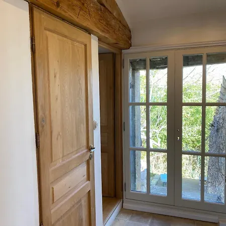 Villa Mas De 190m2 Climatise Avec Piscine Et Cuisine D'ete - 10 Pers
