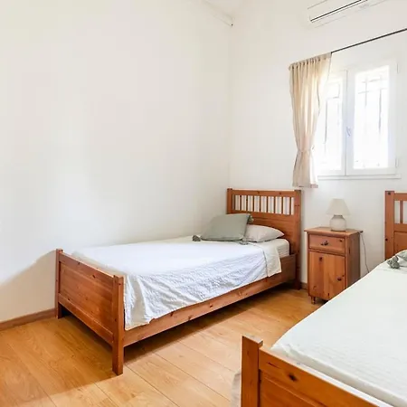 Mas De 190m2 Climatise Avec Piscine Et Cuisine D'ete - 10 Pers * La Fare-les-Oliviers