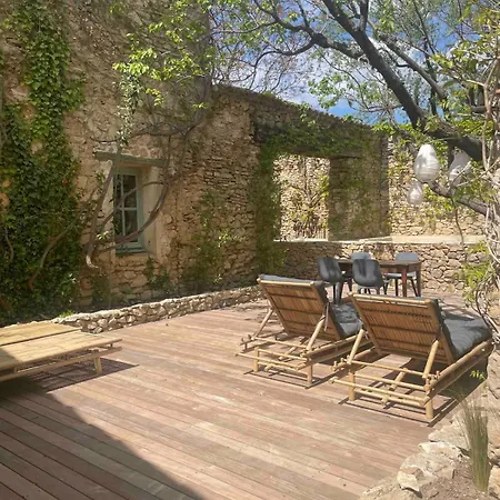 Villa Mas De 190m2 Climatise Avec Piscine Et Cuisine D'ete - 10 Pers