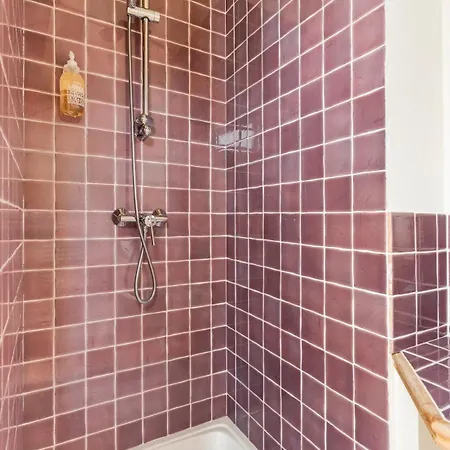 Mas De 190m2 Climatise Avec Piscine Et Cuisine D'ete - 10 Pers *