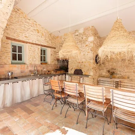 Mas De 190m2 Climatise Avec Piscine Et Cuisine D'ete - 10 Pers Villa