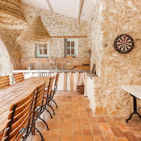 Mas De 190m2 Climatise Avec Piscine Et Cuisine D'ete - 10 Pers Villa La Fare-les-Oliviers