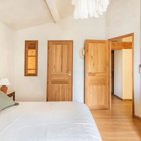 Mas De 190m2 Climatise Avec Piscine Et Cuisine D'ete - 10 Pers * La Fare-les-Oliviers