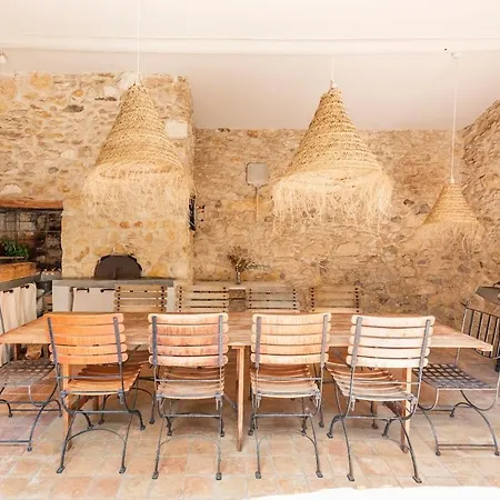 Mas De 190m2 Climatise Avec Piscine Et Cuisine D'ete - 10 Pers Villa *